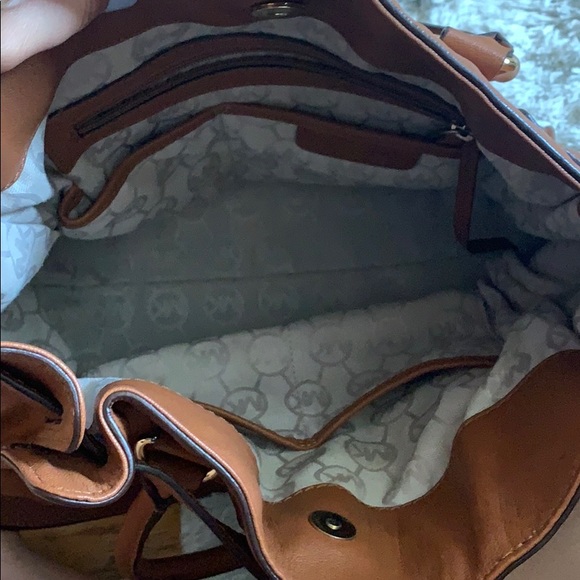 Michael Kors purse - Picture 3 of 3